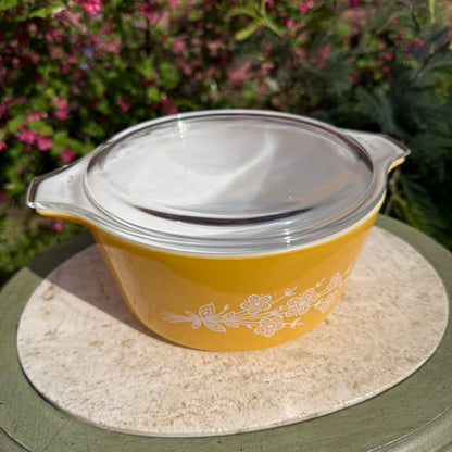 Vintage Pyrex “Butterfly Gold” Casserole Dish Pair