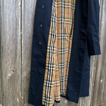 Vintage 90s Burberry’s Trenchcoat