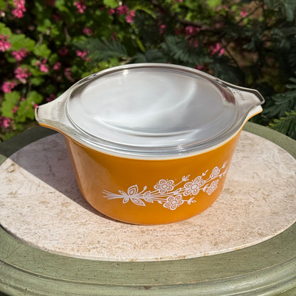Vintage Pyrex “Butterfly Gold” Casserole Dish Pair