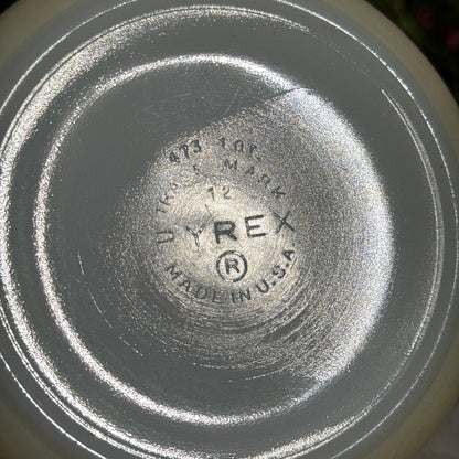 Vintage PYREX “Gold Leaf” Casserole Dish